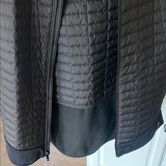 The North Face black mixed media vest - Picture 8 of 11